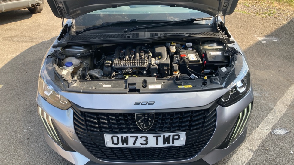 Peugeot 208 1.2 PureTech Active 5dr Petrol Hatchback - Image 8