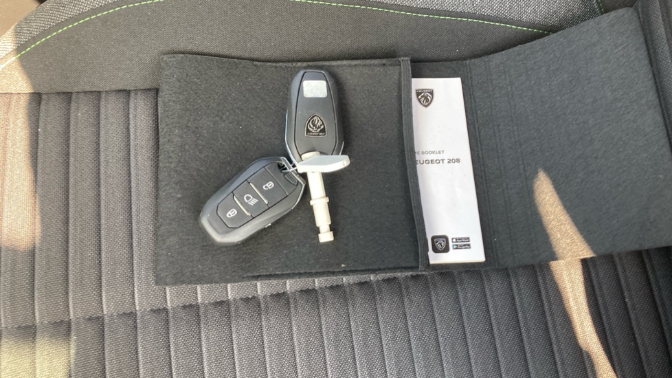 Peugeot 208 1.2 PureTech Active 5dr Petrol Hatchback - Image 19