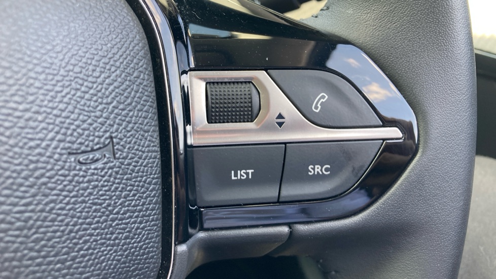 Peugeot 208 1.2 PureTech Active 5dr Petrol Hatchback - Image 22