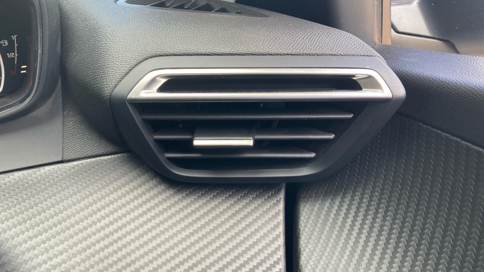 Peugeot 208 1.2 PureTech Active 5dr Petrol Hatchback - Image 43