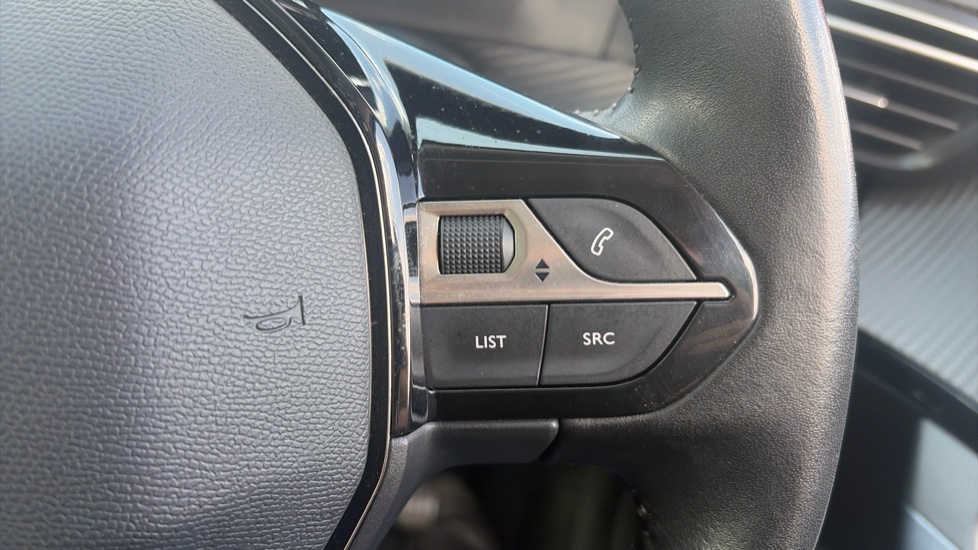 Peugeot 2008 1.2 PureTech Allure Premium 5dr Petrol Estate - Image 22