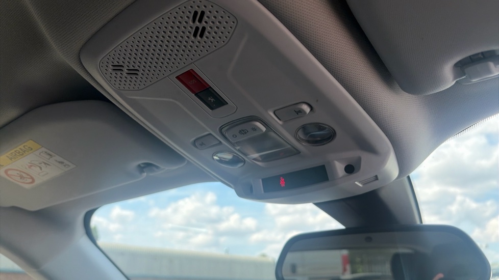 Peugeot 2008 1.2 PureTech Allure Premium 5dr Petrol Estate - Image 31