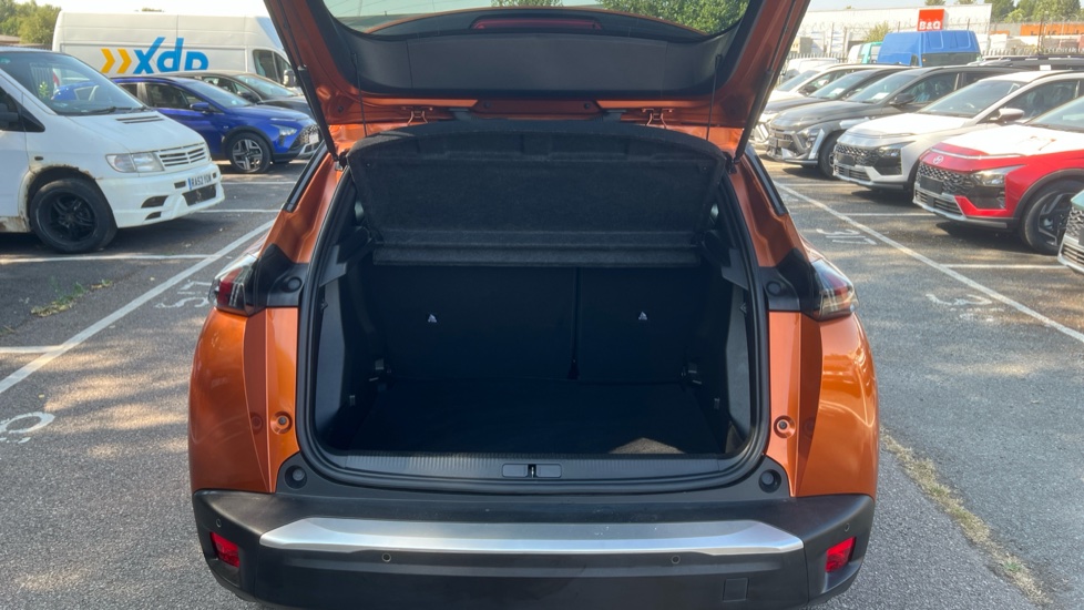 Peugeot 2008 1.2 PureTech Active Premium+ 5dr Petrol Estate - Image 4