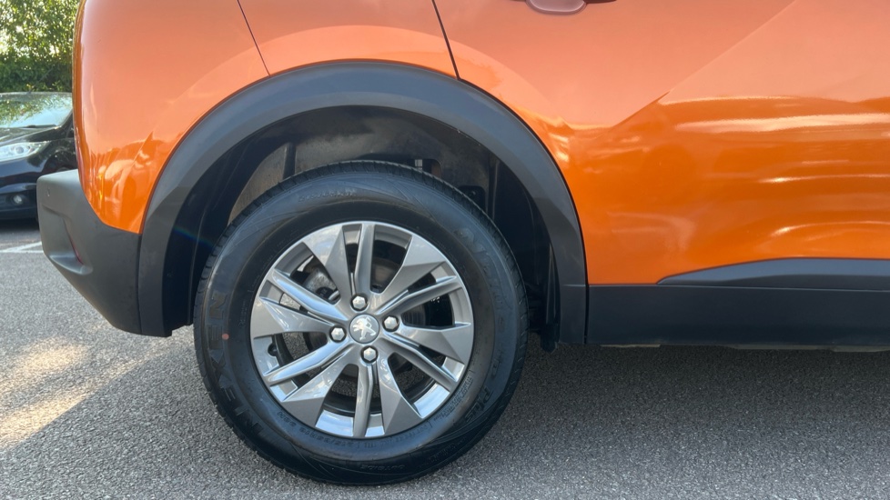Peugeot 2008 1.2 PureTech Active Premium+ 5dr Petrol Estate - Image 7