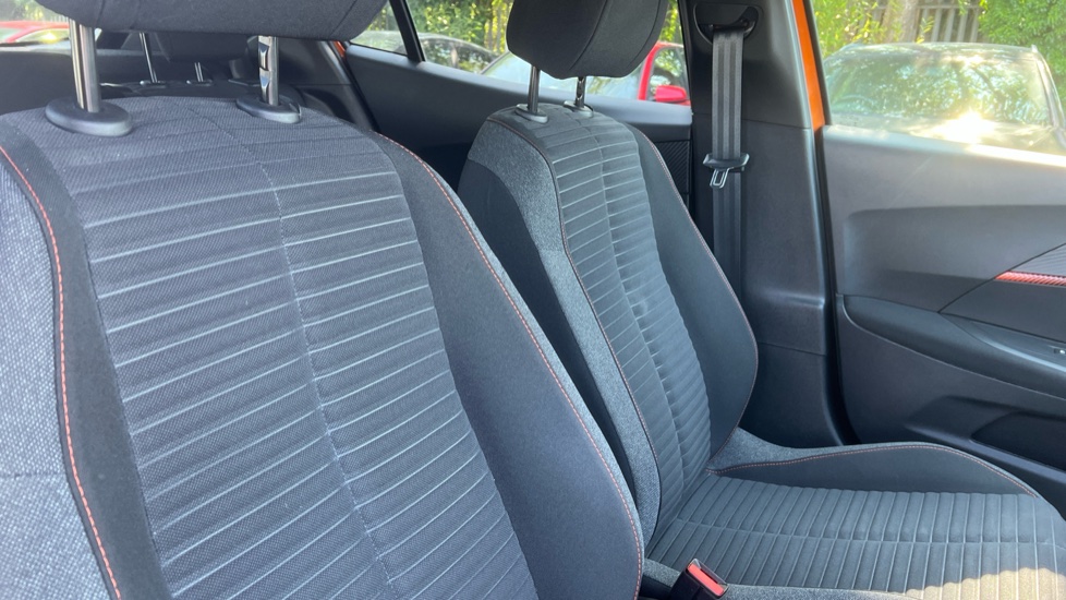Peugeot 2008 1.2 PureTech Active Premium+ 5dr Petrol Estate - Image 26