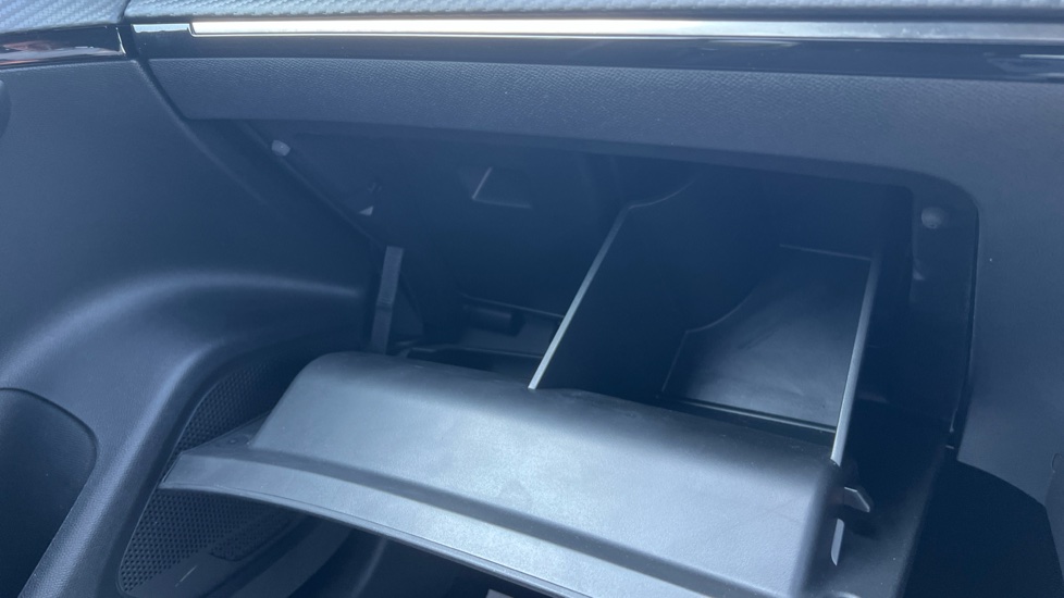 Peugeot 2008 1.2 PureTech Active Premium+ 5dr Petrol Estate - Image 37