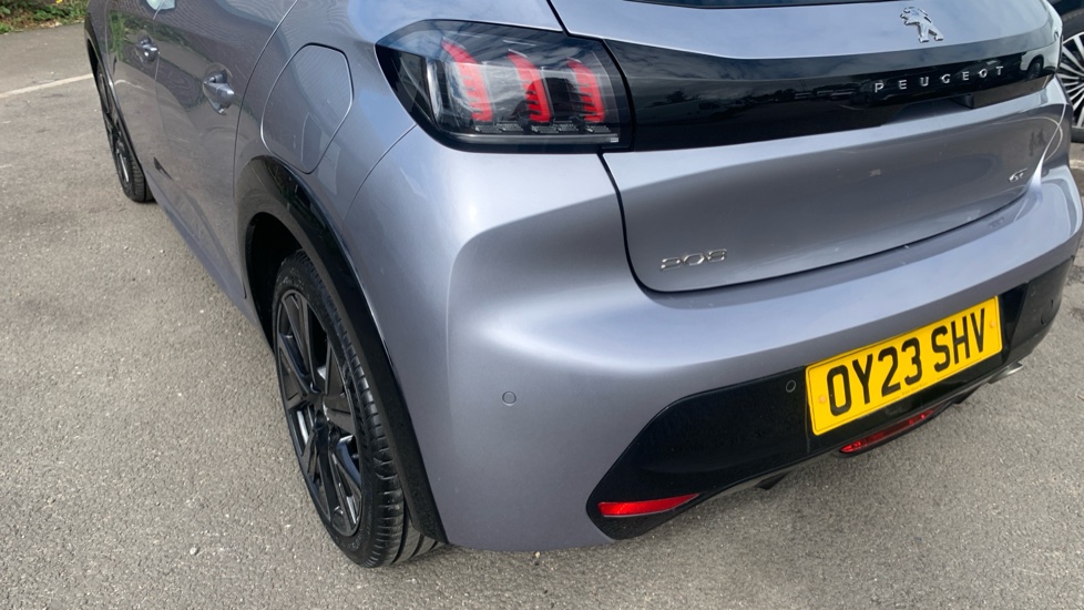 Peugeot 208 1.2 PureTech 100 GT 5dr Petrol Hatchback - Image 26