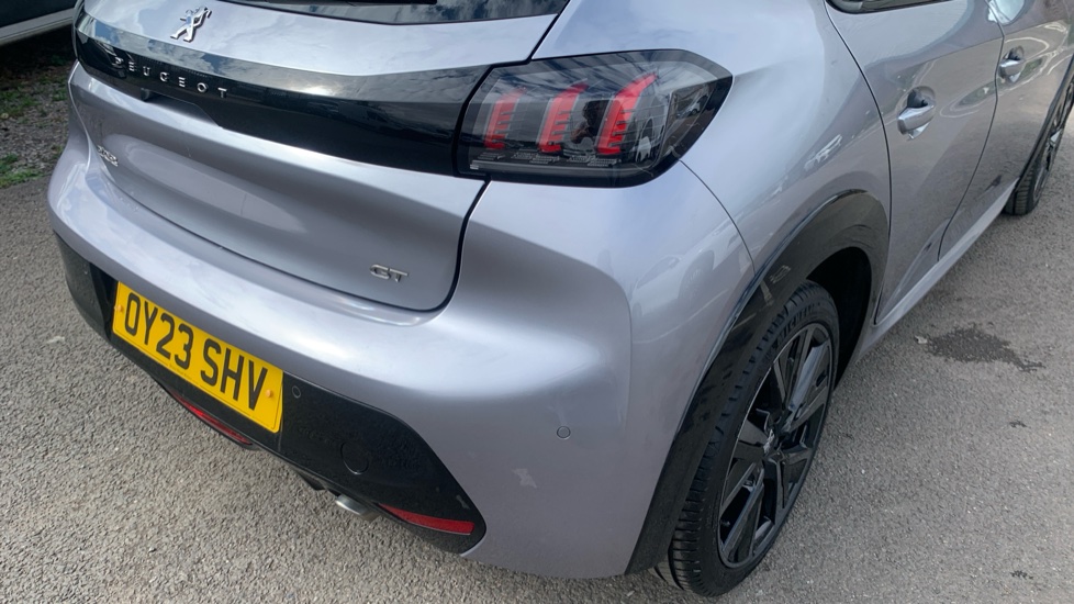 Peugeot 208 1.2 PureTech 100 GT 5dr Petrol Hatchback - Image 28