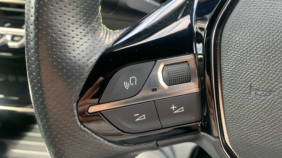 Peugeot 208 1.2 PureTech 100 GT 5dr Petrol Hatchback - Image 32