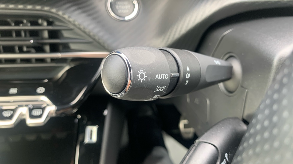 Peugeot 208 1.2 PureTech 100 GT 5dr Petrol Hatchback - Image 34