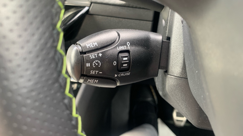 Peugeot 208 1.2 PureTech 100 GT 5dr Petrol Hatchback - Image 35