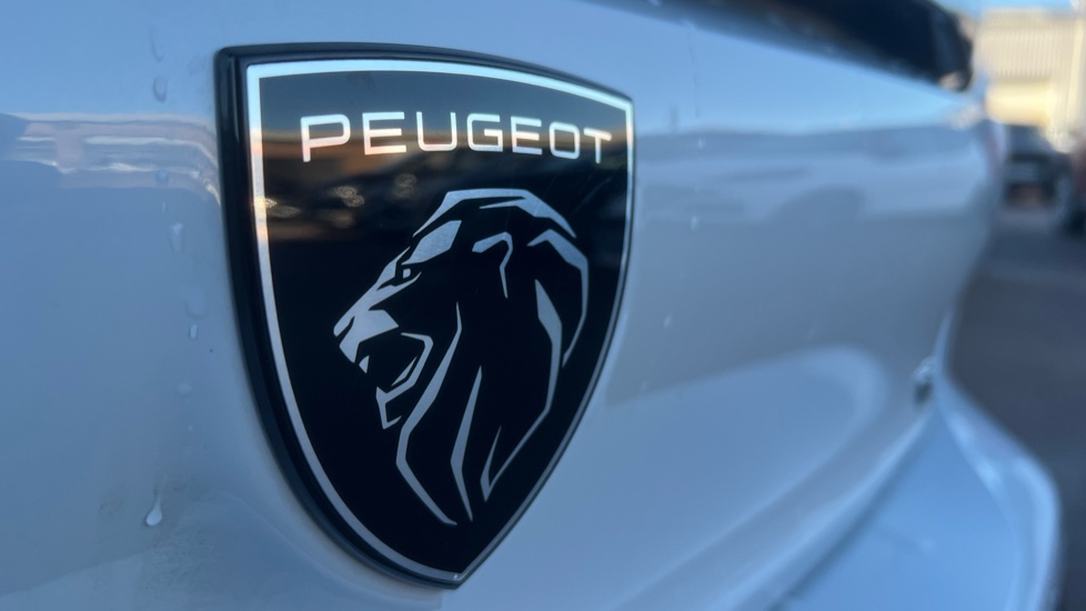 Peugeot 308 115kW GT 54kWh 5dr Auto Electric Hatchback - Image 23