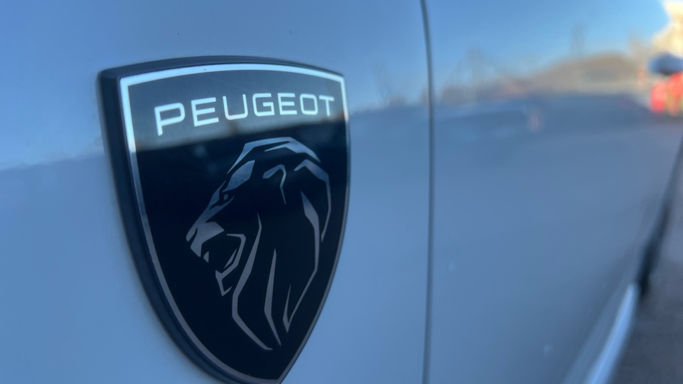 Peugeot 308 115kW GT 54kWh 5dr Auto Electric Hatchback - Image 26