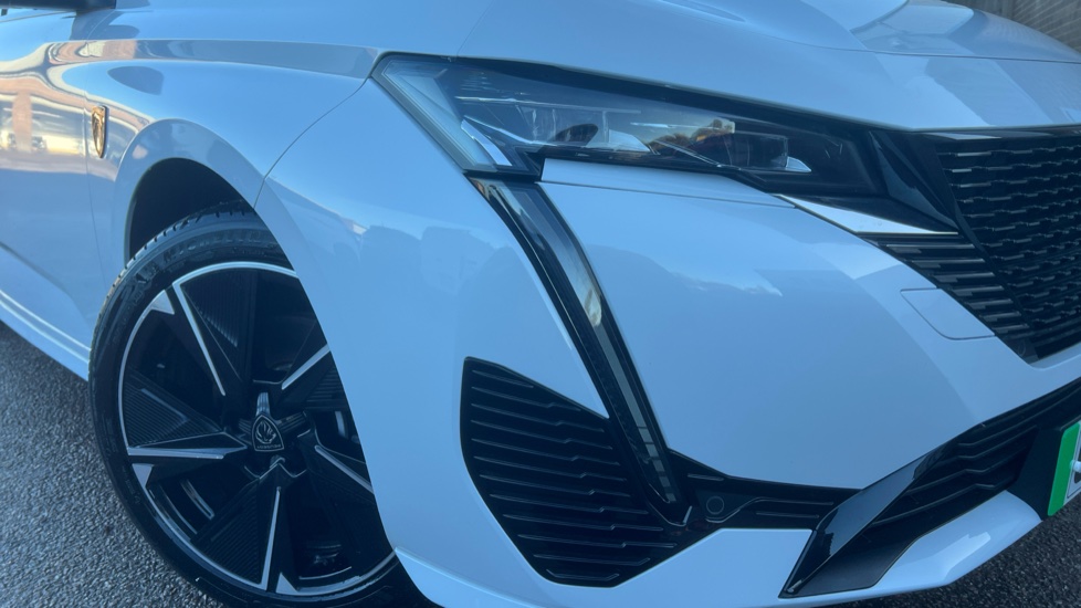 Peugeot 308 115kW GT 54kWh 5dr Auto Electric Hatchback - Image 27