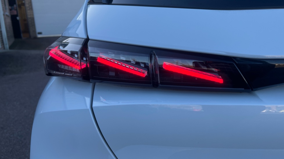 Peugeot 308 115kW GT 54kWh 5dr Auto Electric Hatchback - Image 33
