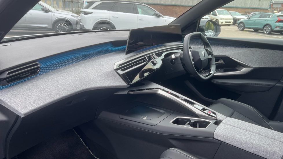Peugeot 3008 157kW GT 73kWh 5dr Auto Electric Estate - Image 9