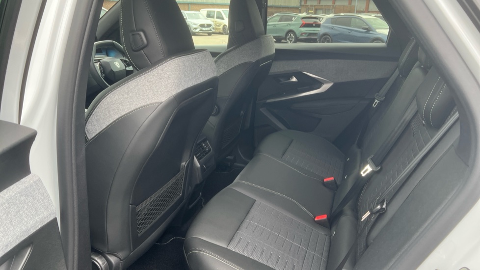 Peugeot 3008 157kW GT 73kWh 5dr Auto Electric Estate - Image 16