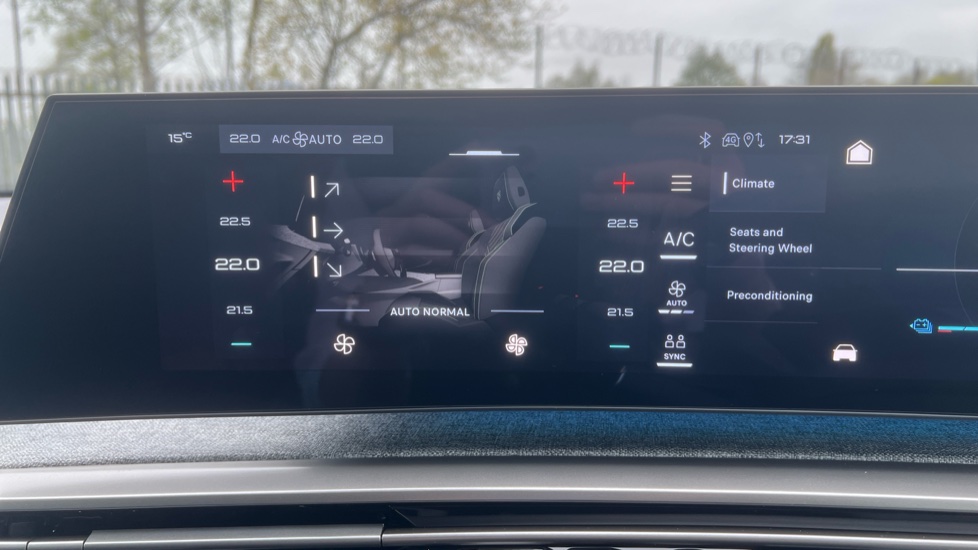Peugeot 3008 157kW GT 73kWh 5dr Auto Electric Estate - Image 39