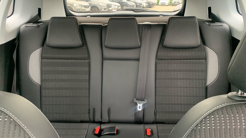 Peugeot 2008 1.2 PureTech Allure Premium 5dr [Start Stop] Petrol Estate - Image 15
