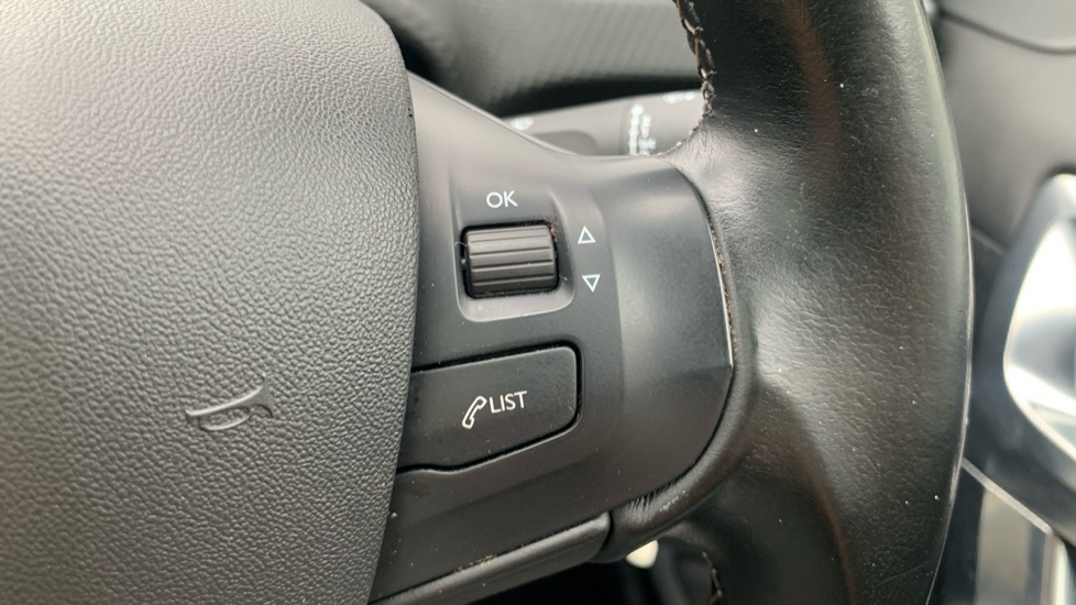 Peugeot 2008 1.2 PureTech Allure Premium 5dr [Start Stop] Petrol Estate - Image 36