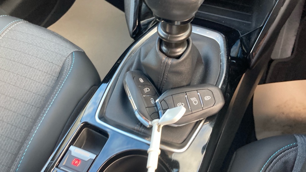 Peugeot 208 1.2 PureTech 100 Allure Premium + 5dr Petrol Hatchback - Image 19