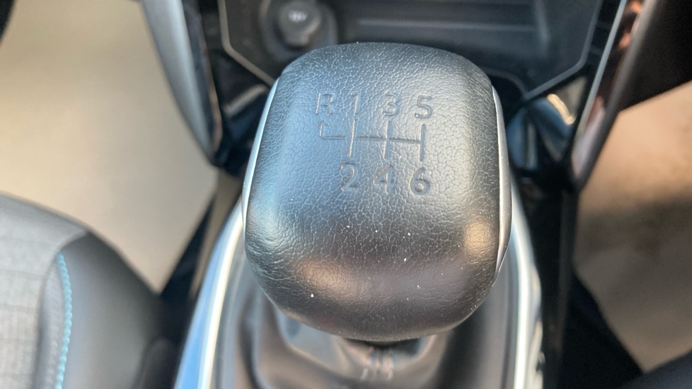 Peugeot 208 1.2 PureTech 100 Allure Premium + 5dr Petrol Hatchback - Image 22