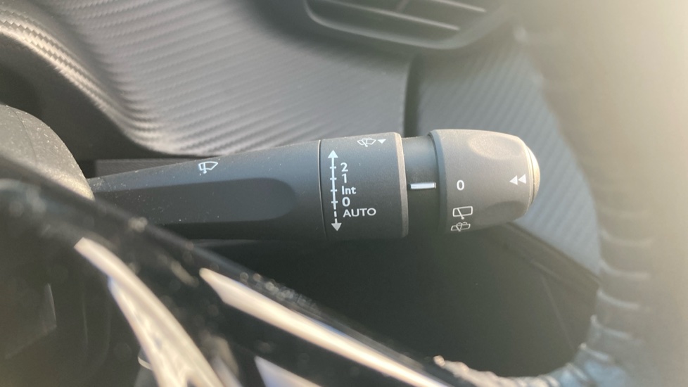 Peugeot 208 1.2 PureTech 100 Allure Premium + 5dr Petrol Hatchback - Image 28
