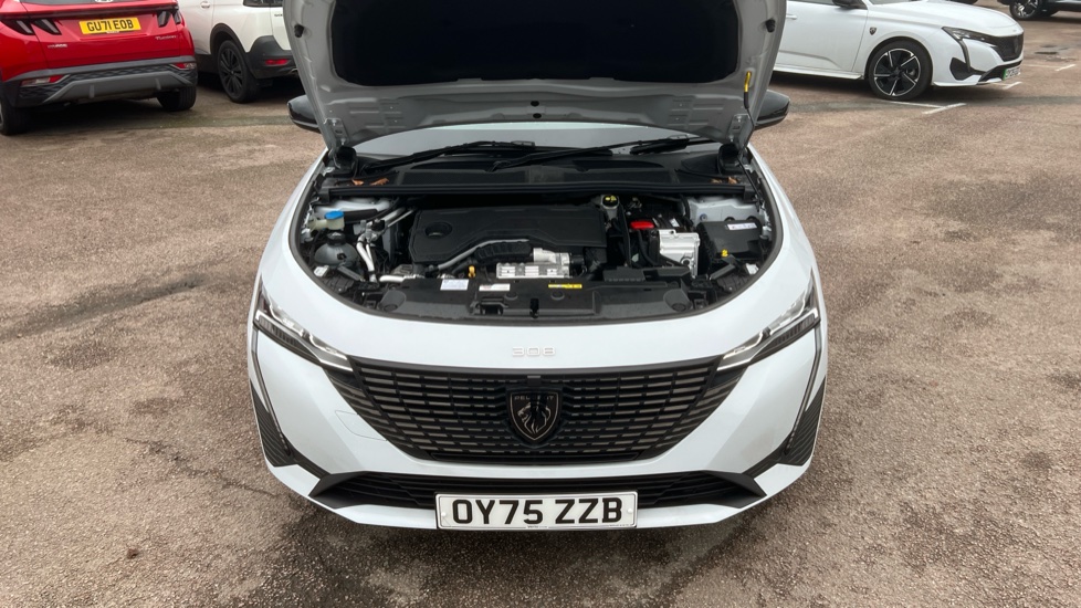 Peugeot 308 1.2 Hybrid 136 Allure 5dr e-DSC6 Petrol Hatchback - Image 8