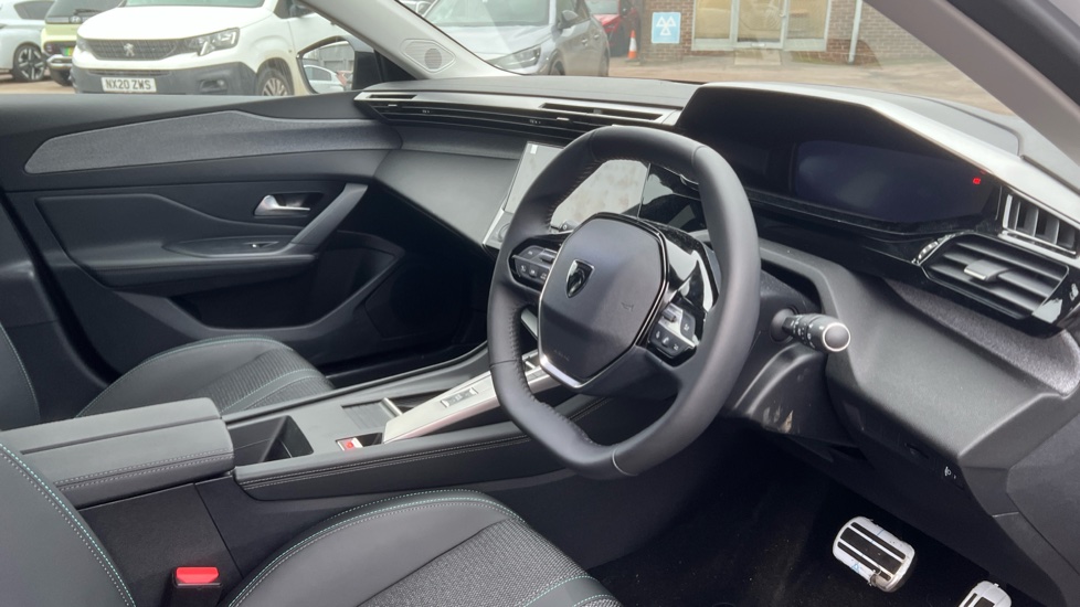 Peugeot 308 1.2 Hybrid 136 Allure 5dr e-DSC6 Petrol Hatchback - Image 11