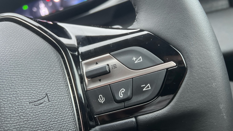 Peugeot 308 1.2 Hybrid 136 Allure 5dr e-DSC6 Petrol Hatchback - Image 26