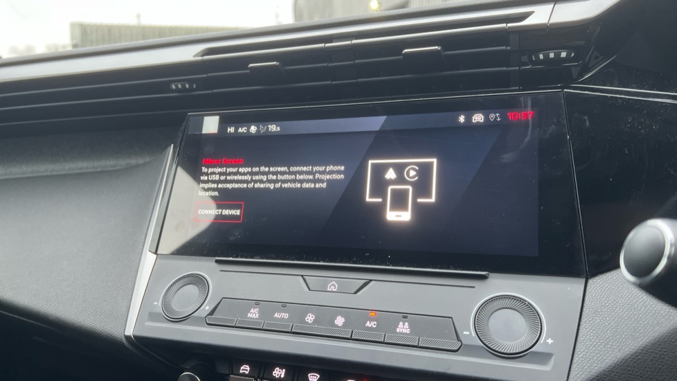 Peugeot 308 1.2 Hybrid 136 Allure 5dr e-DSC6 Petrol Hatchback - Image 30