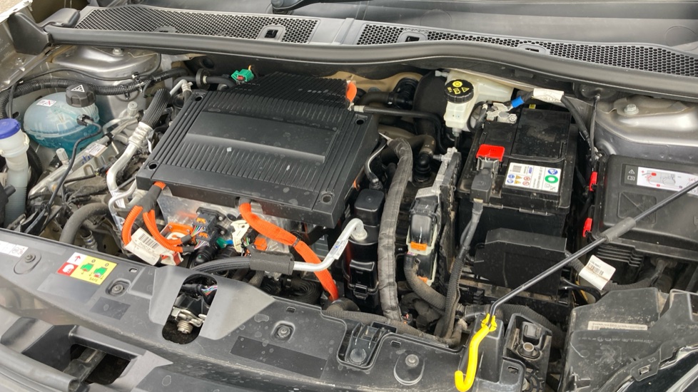 Peugeot 2008 100kW GT 50kWh 5dr Auto Electric Estate - Image 8