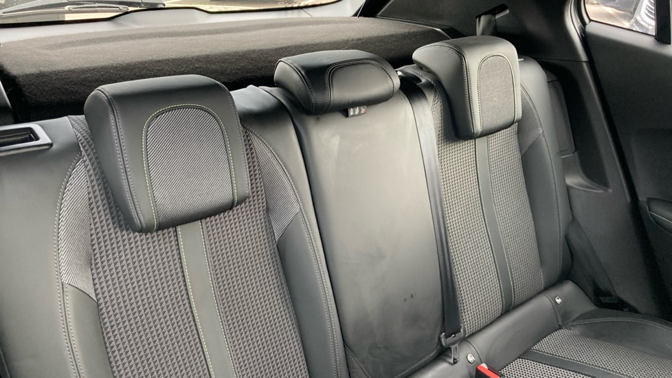 Peugeot 2008 100kW GT 50kWh 5dr Auto Electric Estate - Image 15