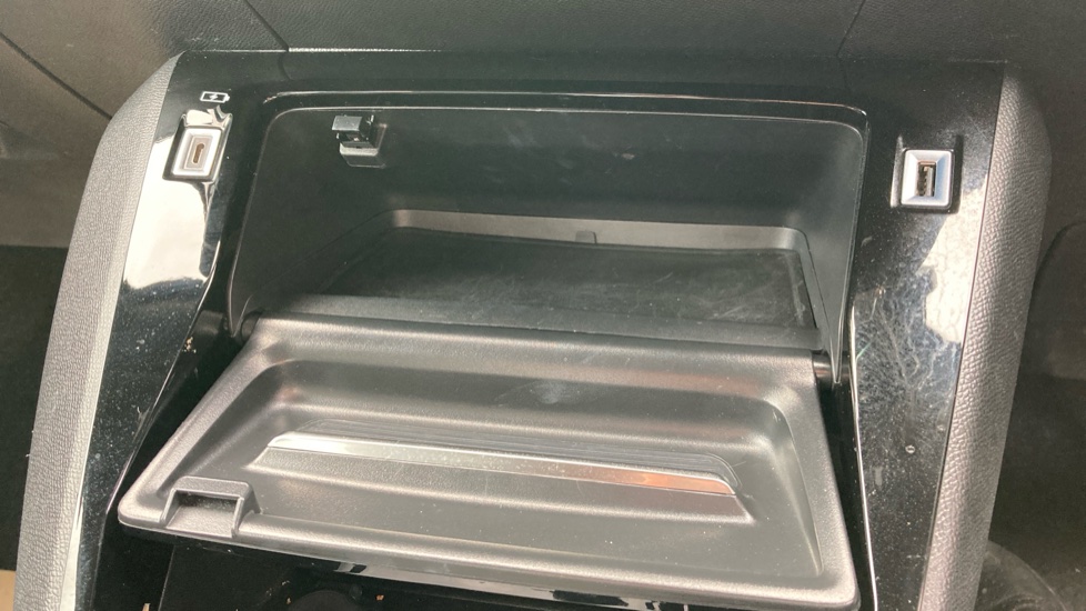 Peugeot 2008 100kW GT 50kWh 5dr Auto Electric Estate - Image 19