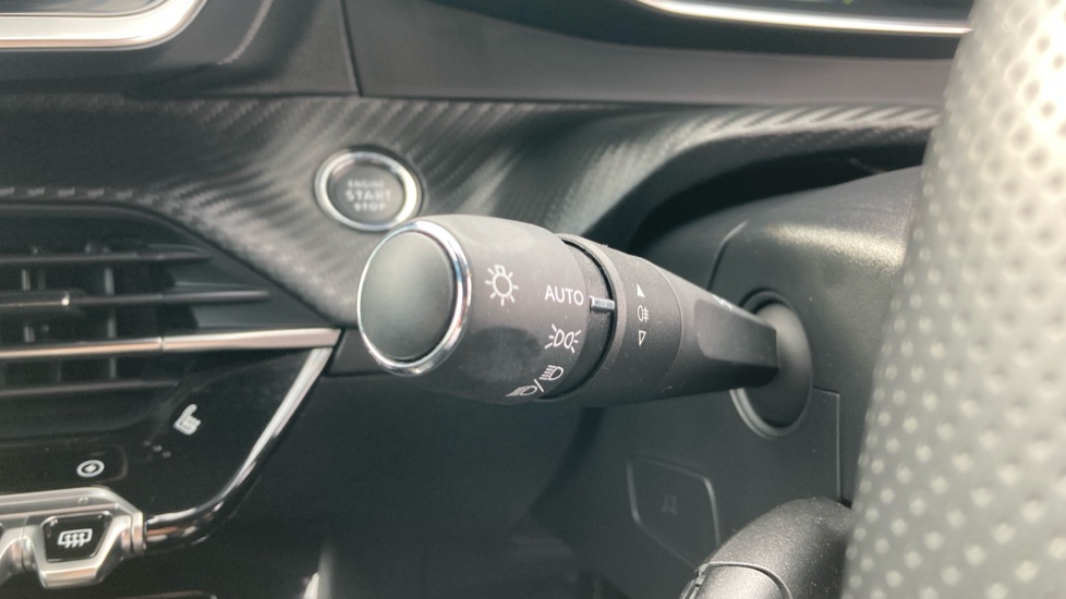 Peugeot 2008 100kW GT 50kWh 5dr Auto Electric Estate - Image 24