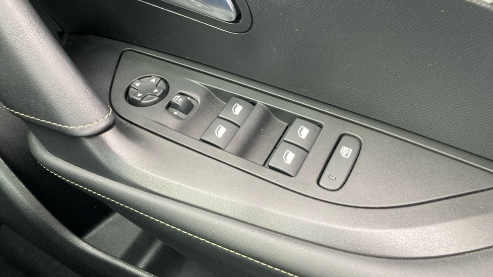 Peugeot 2008 100kW GT 50kWh 5dr Auto Electric Estate - Image 33