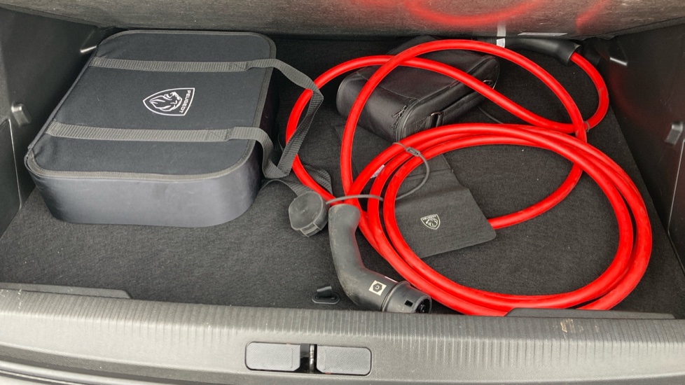 Peugeot 2008 100kW GT 50kWh 5dr Auto Electric Estate - Image 41