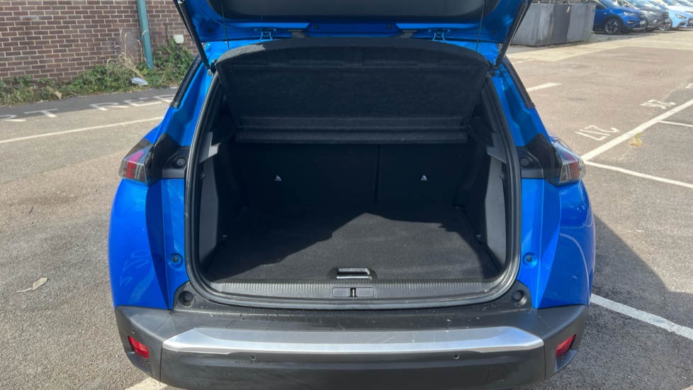 Peugeot 2008 100kW GT 50kWh 5dr Auto Electric Estate - Image 4