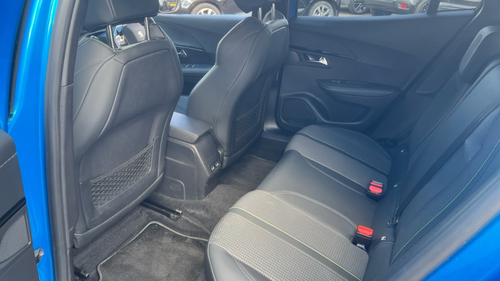 Peugeot 2008 100kW GT 50kWh 5dr Auto Electric Estate - Image 16