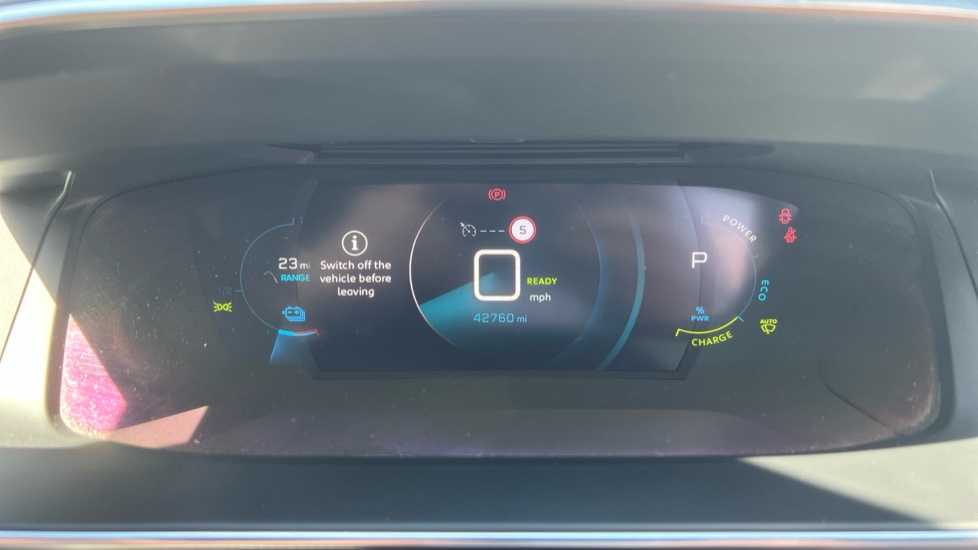 Peugeot 2008 100kW GT 50kWh 5dr Auto Electric Estate - Image 18