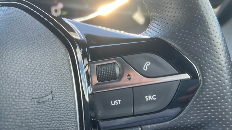 Peugeot 2008 100kW GT 50kWh 5dr Auto Electric Estate - Image 23