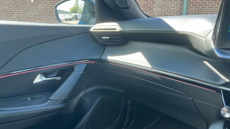 Peugeot 2008 100kW GT 50kWh 5dr Auto Electric Estate - Image 38