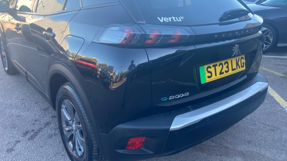 Peugeot 2008 100kW Active Premium+ 50kWh 5dr Auto Electric Estate - Image 22