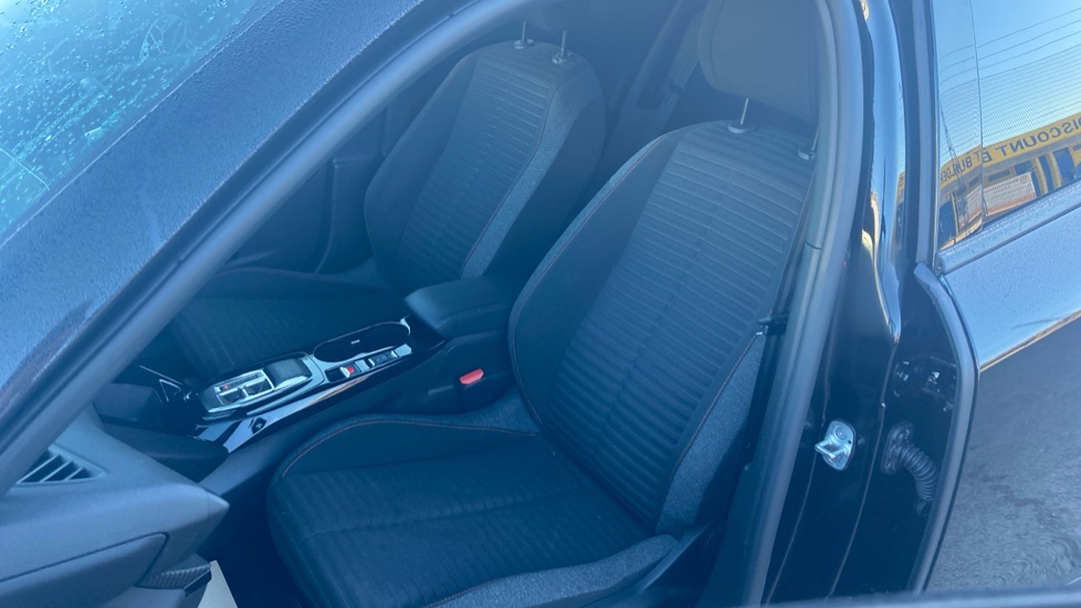 Peugeot 2008 100kW Active Premium+ 50kWh 5dr Auto Electric Estate - Image 30