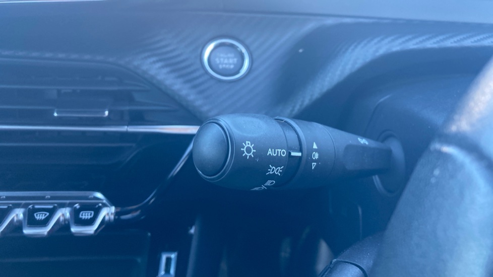Peugeot 2008 100kW Active Premium+ 50kWh 5dr Auto Electric Estate - Image 37