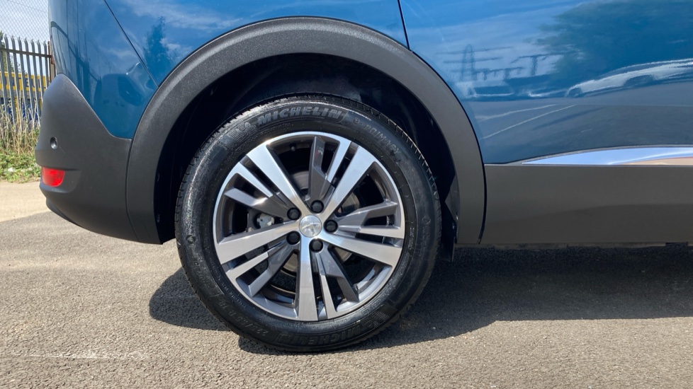 Peugeot 5008 1.5 BlueHDi Allure Premium+ 5dr EAT8 Diesel Estate - Image 7