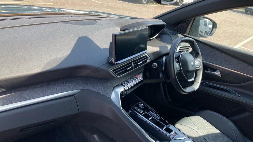 Peugeot 5008 1.5 BlueHDi Allure Premium+ 5dr EAT8 Diesel Estate - Image 9