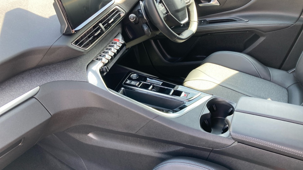 Peugeot 5008 1.5 BlueHDi Allure Premium+ 5dr EAT8 Diesel Estate - Image 13