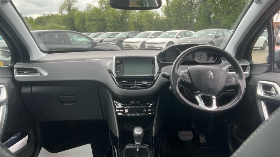 Peugeot 2008 1.2 PureTech 130 Allure Premium 5dr EAT6 Petrol Estate - Image 10