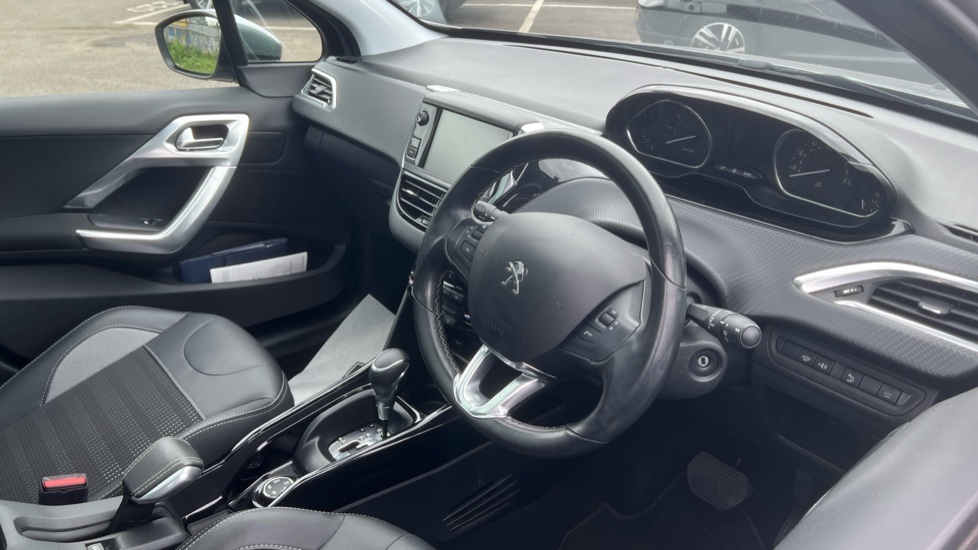 Peugeot 2008 1.2 PureTech 130 Allure Premium 5dr EAT6 Petrol Estate - Image 11